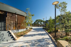 Exterior - Leafy Lane Cove Family Apartment | AC + Parking (Lane Cove North)