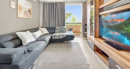 Leafy Lane Cove Family Apartment | AC + Parking