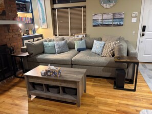 Smart TV, books, computer monitors - A Touchdown Location for the Draft (Pittsburgh)