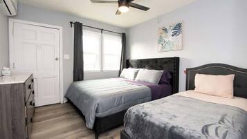 3 bedrooms, iron/ironing board, WiFi, bed sheets