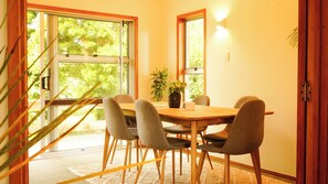 Dining - Ora Springs Retreat (Ngararatunua)