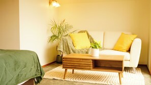 Deluxe Double Room, Mountain View | Living area