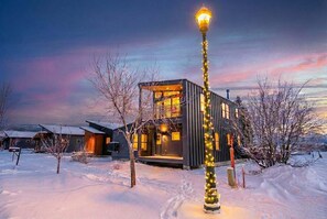 Exterior - Teton Homestead: Ski Hill Collective + Hot Tub (Driggs)