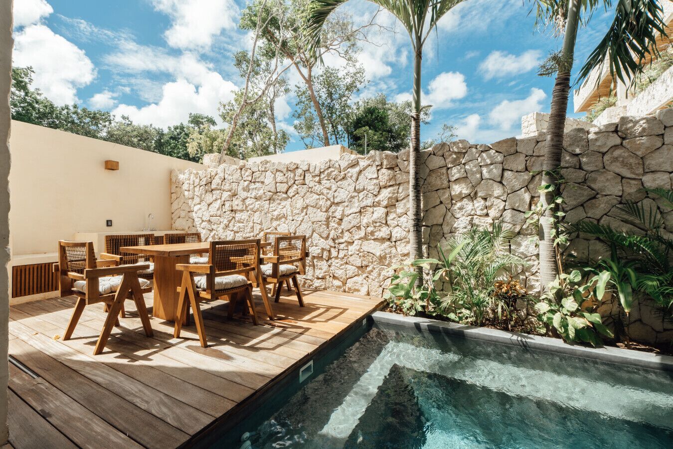 Outdoor dining