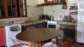 Réfrigérateur, micro-ondes, four, lave-vaisselle