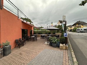 Outdoor dining - Gästehaus Mack (Trittenheim)