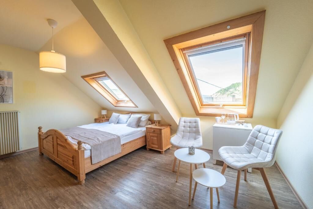 Soundproofing, free WiFi