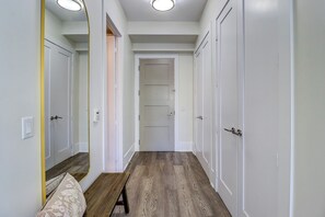 Presidential Penthouse, 3 Bedrooms, City View | Iron/ironing board, cribs/infant beds, free rollaway beds, free WiFi - Skyline Penthouse - CN Tower Downtown (Toronto)