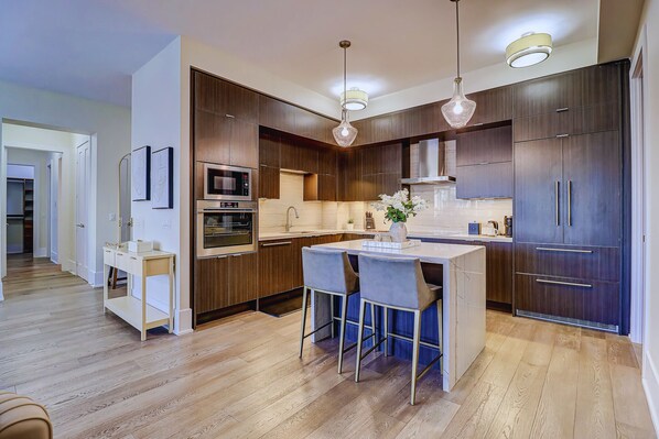 Penthouse presidencial, 3 habitaciones, vista a la ciudad | Restaurantes