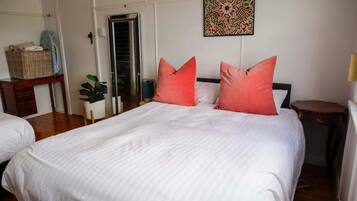 WiFi, bed sheets