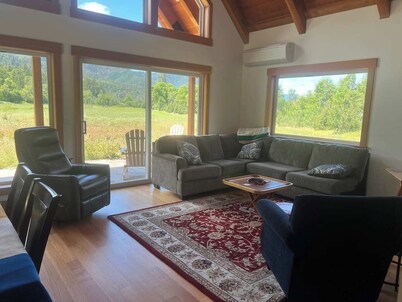 Quail Run Mountain View Cottage