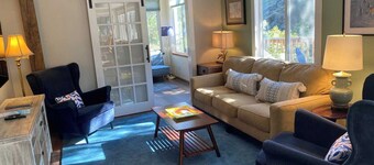 Applegate Riverside Retreat