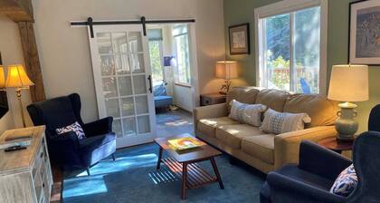 Applegate Riverside Retreat