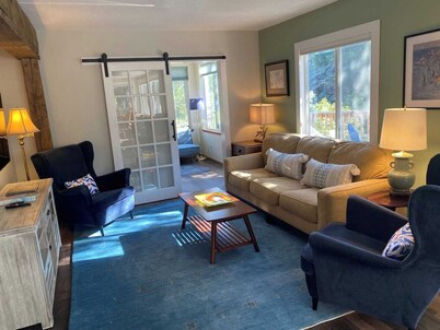 Applegate Riverside Retreat