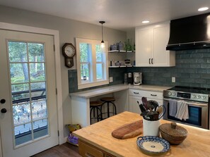 House - Applegate Riverside Retreat (Jacksonville)