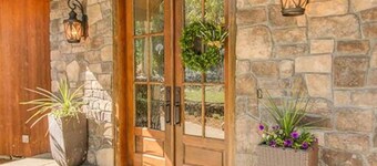 Jacksonville Mountain Retreat