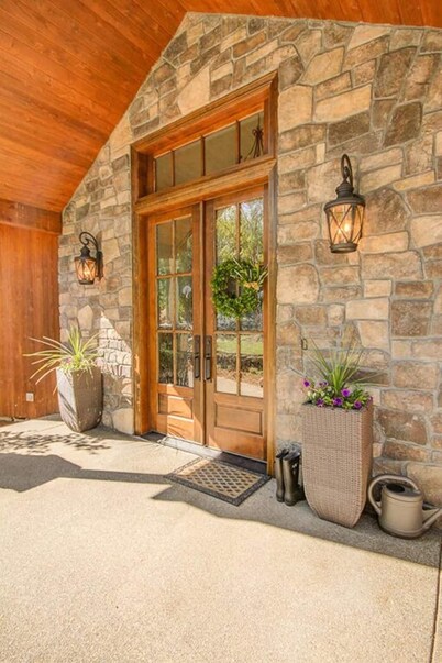 Jacksonville Mountain Retreat