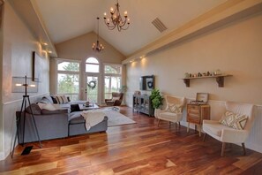 House - Jacksonville Mountain Retreat (Jacksonville)