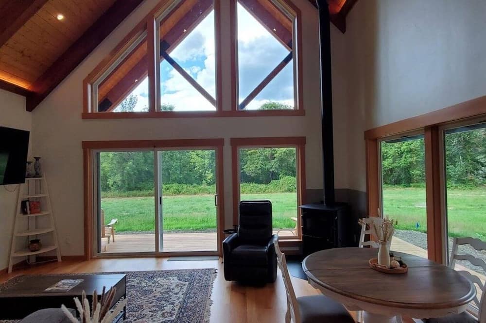 Quail Run River View Cottage