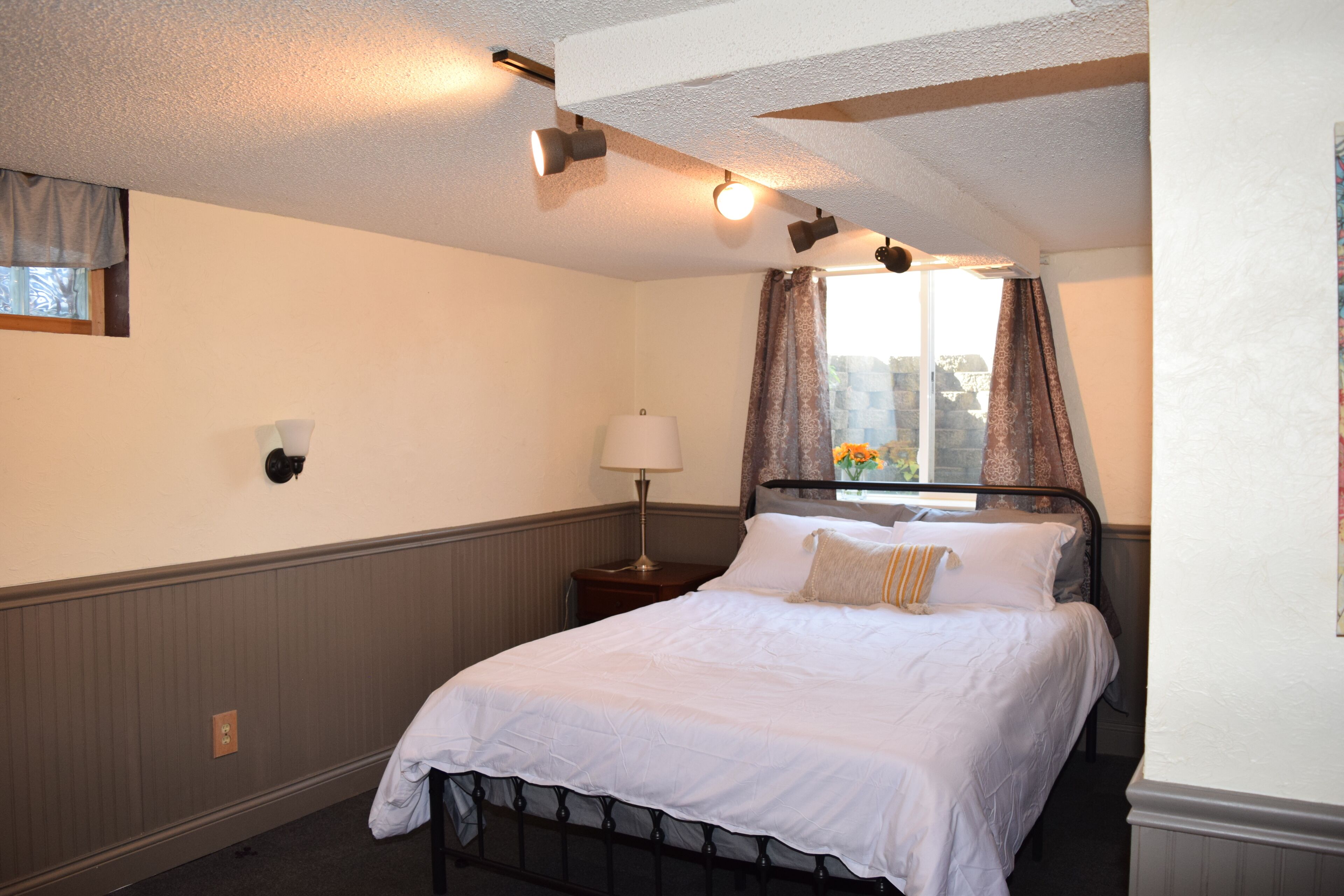 1 chambre, bureau, fer et planche à repasser, Wi-Fi gratuit