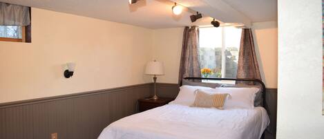 1 chambre, bureau, fer et planche à repasser, Wi-Fi gratuit