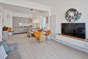 TV - MonnaLisa - Mareri apartments (Arma di Taggia)