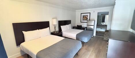 Classic Double Room | Desk, laptop workspace, free WiFi