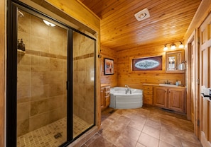 Shower, hair dryer, towels - Lakeside Lodge| Pet-Friendly| Lake Lodge with Hot Tub (Sherrills Ford)