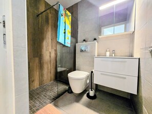 Towels, toilet paper - Ti vague apartment (Les Trois-Îlets)