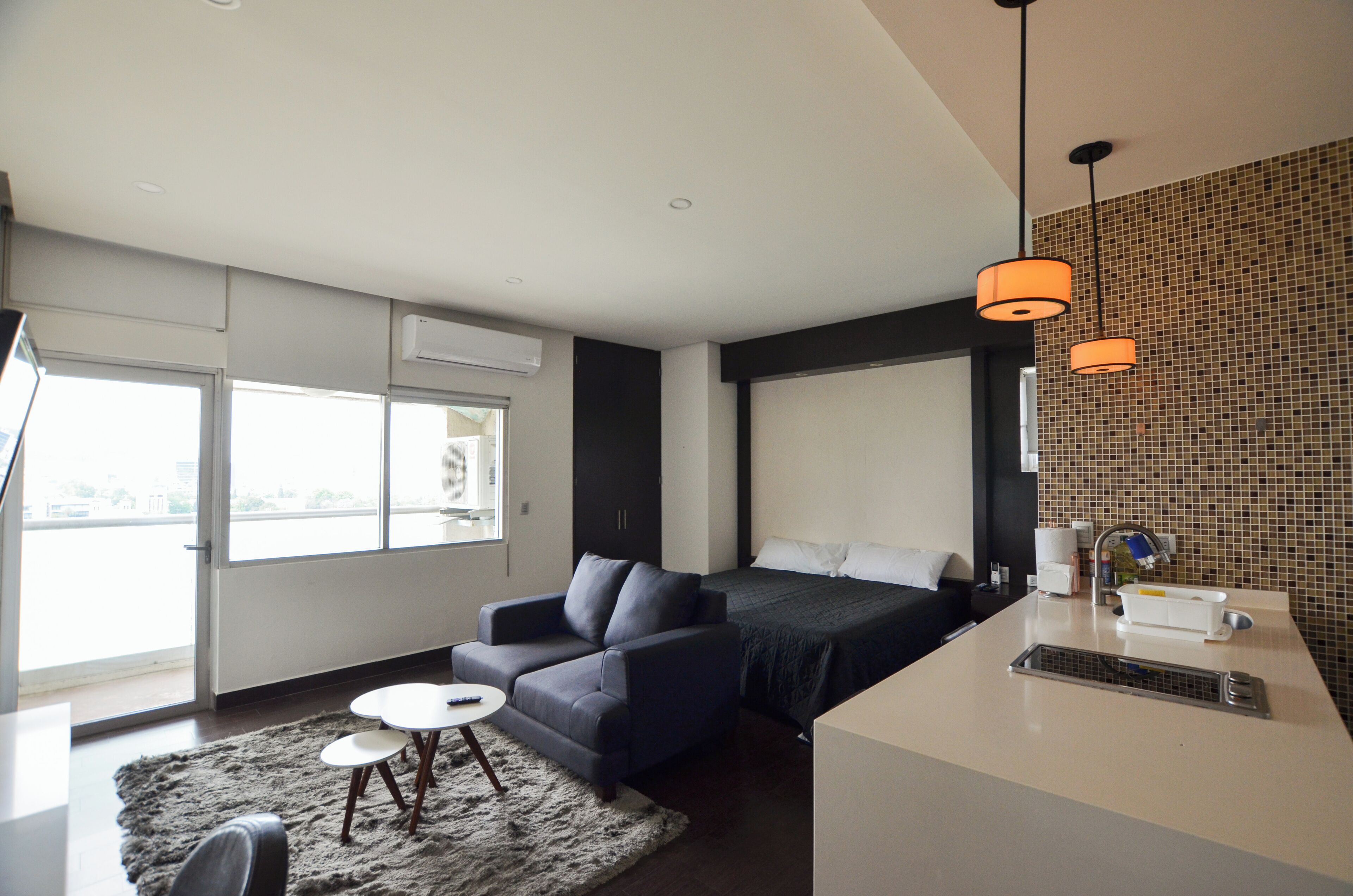 Business-studiolejlighed - balkon - byudsigt | Mørklægningsgardiner, strygejern/strygebræt, gratis Wi-Fi, sengetøj