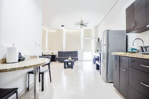 Studio, Balkon, Stadtblick | Eigene Küche