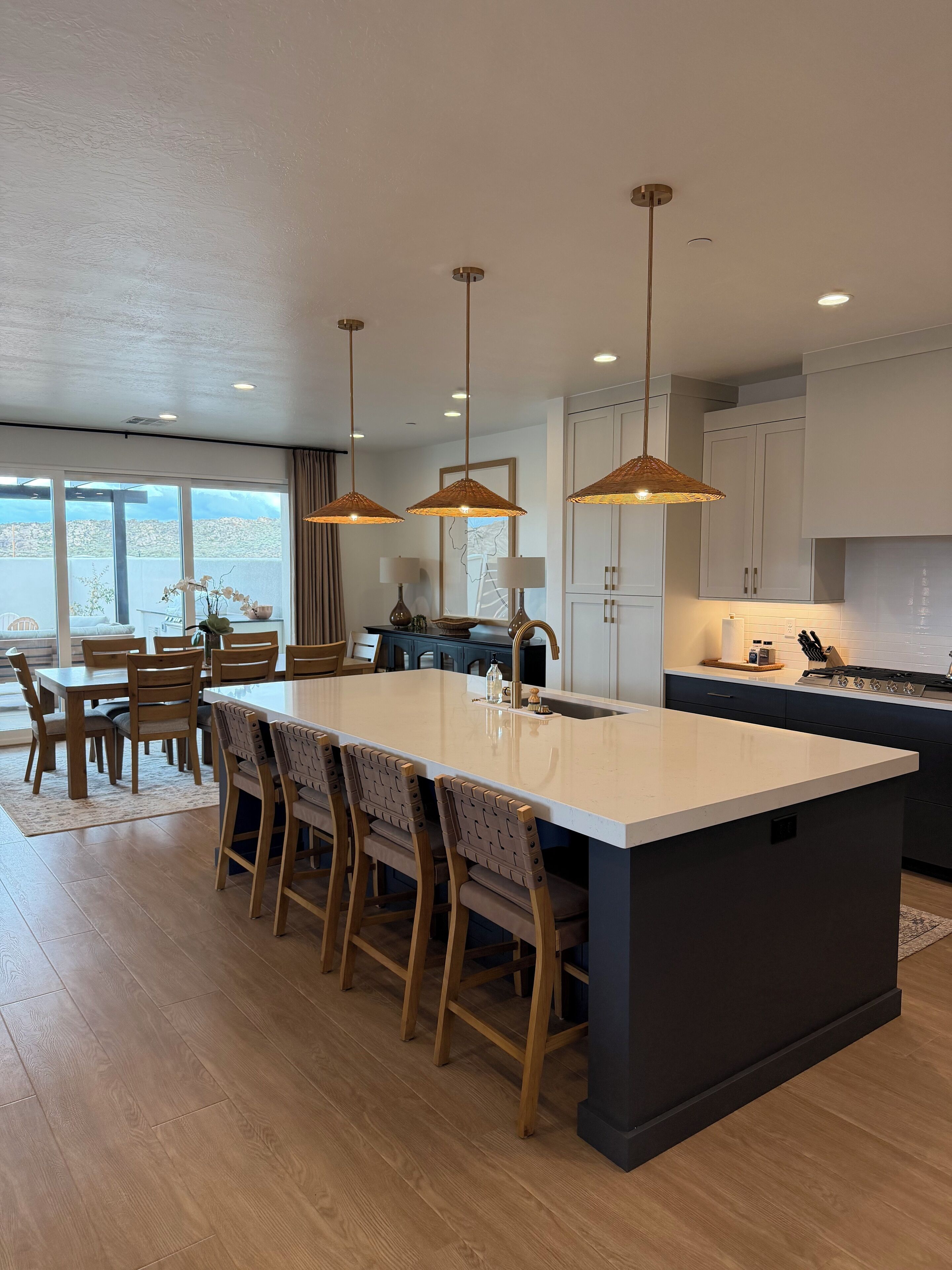 Micro-ondes, four, plaque de cuisson, lave-vaisselle