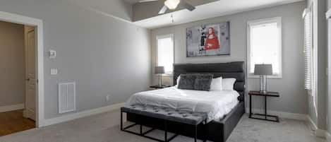 Apartment (2 Bedrooms) | 2 bedrooms, laptop workspace, bed sheets