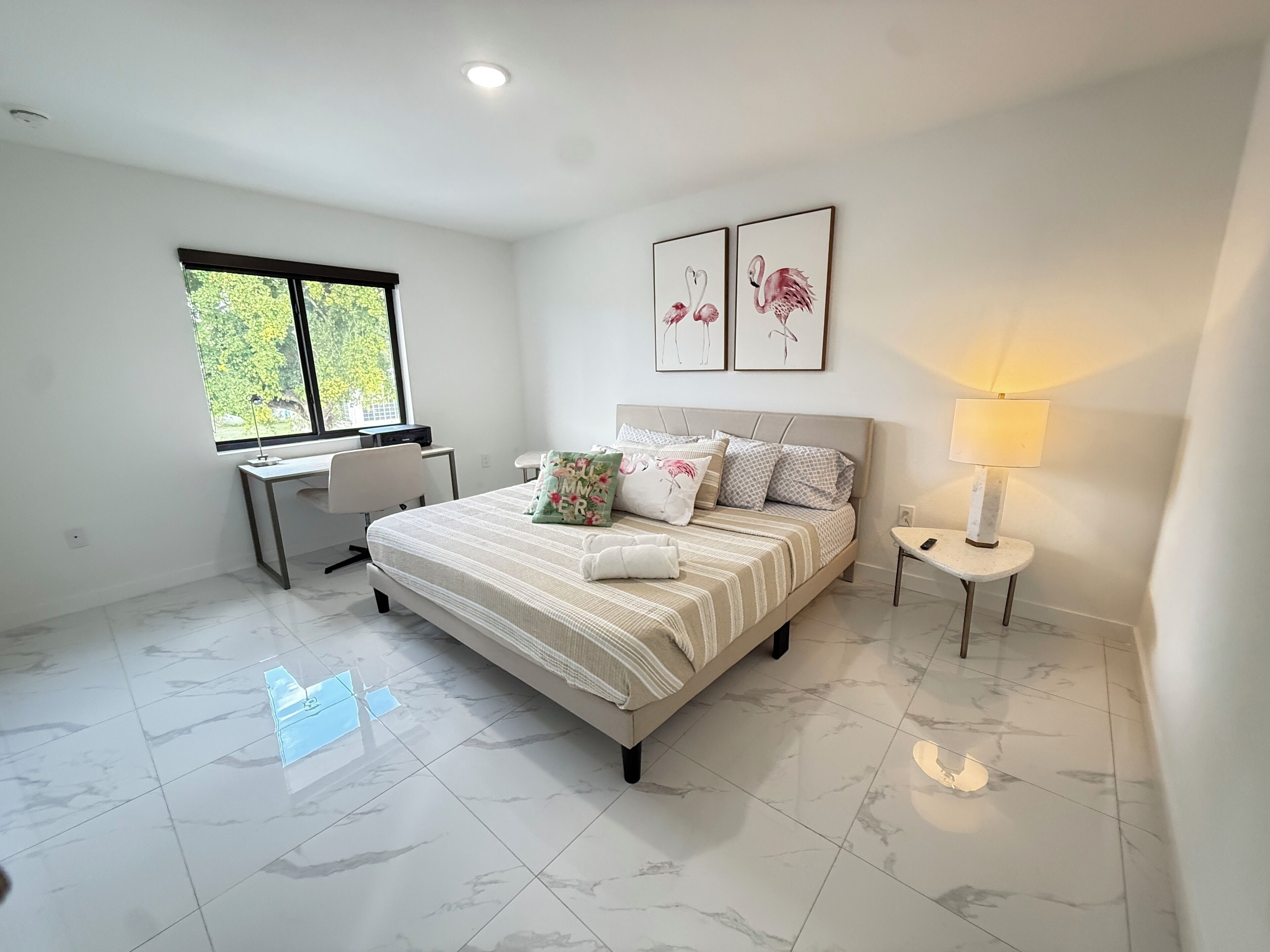 3 chambres, fer et planche à repasser, Wi-Fi, draps fournis