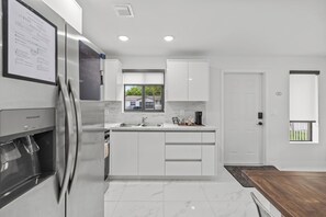 Private kitchen - Urban Sabor Casa @Little River Miami-Centrally Located (Miami)