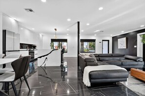 하우스 (4 Bedrooms) | 내부