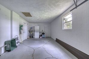 House (2 Bedrooms) | Interior - Coquina Cabana With Fenced Yard and Adorable Decor (Daytona Beach)