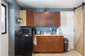 公寓 (2 Bedrooms) | 私人廚房 | 微波爐、烤箱、爐台、咖啡機/沖茶器