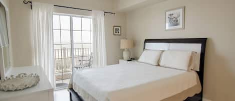 Apartment (5 Bedrooms) | 5 bedrooms, laptop workspace, iron/ironing board, bed sheets