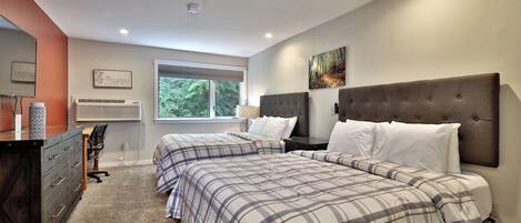 1 bedroom, bed sheets