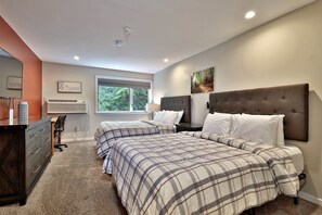 1 bedroom, bed sheets - Cozy Hotel Room Style Studio Condo With Pool (Killington)
