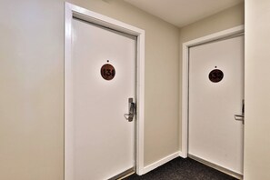 Interior - Cozy Hotel Room Style Studio Condo With Pool (Killington)