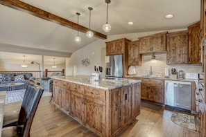 Interior - Colorado Retreat With Pikes Peak View (Colorado Springs)