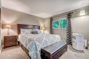 ハウス (4 Bedrooms) | 4 室のベッドルーム、ベッドシーツ