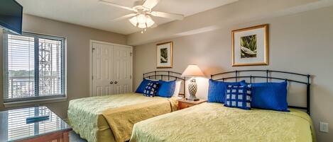 Apartment (3 Bedrooms) | 3 bedrooms, iron/ironing board, bed sheets