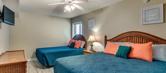 Crescent Shores N - 702