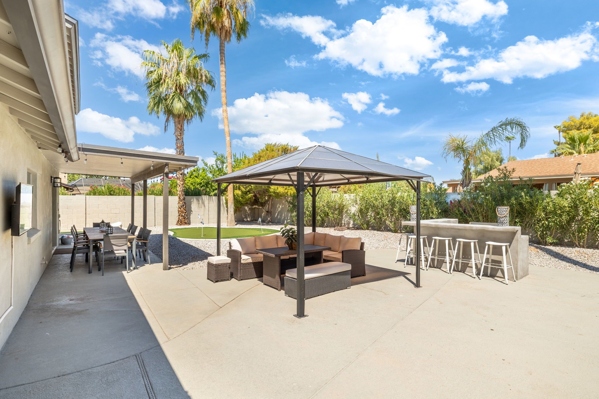 House (5 Bedrooms) | Interior