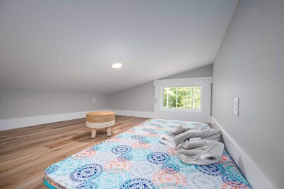 Cozy Beehive Treehouse