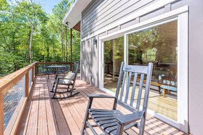 Interior - Cozy Beehive Treehouse (Pittsboro)