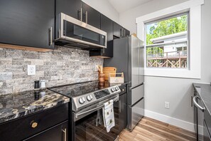 Interior - Cozy Beehive Treehouse (Pittsboro)